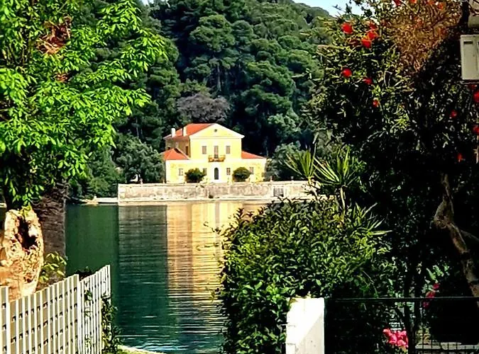 Daglas Seaside Lägenhet Nidhrion