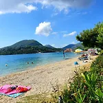 Daglas Seaside Apartman *
